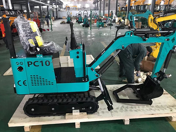 PC10 small excavator sent to Spain