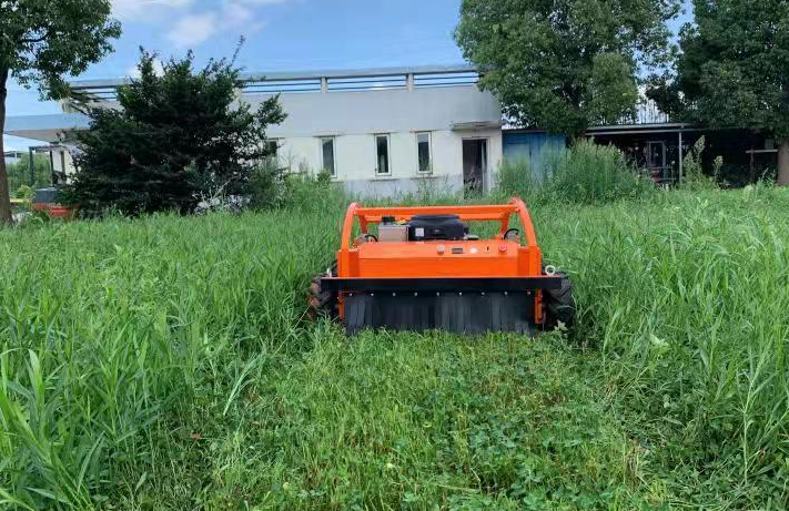 How to correctly operate the remote control lawn mower